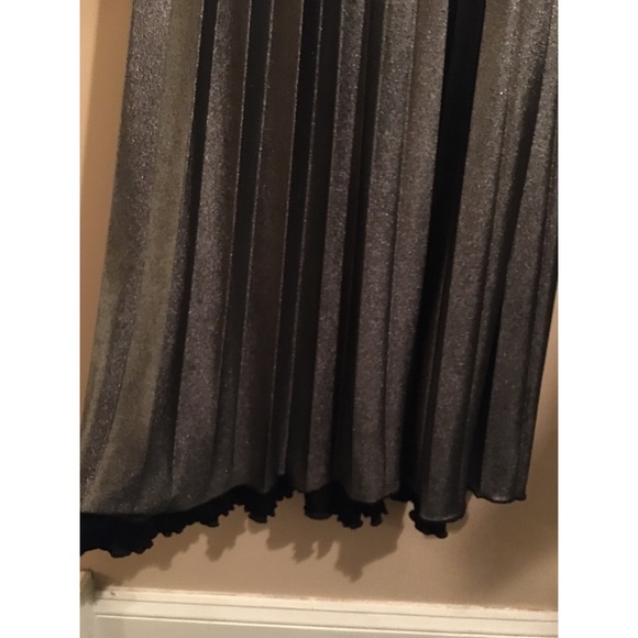 Speechless: Sequin Pleated Grey Dress - Picture 5 of 8